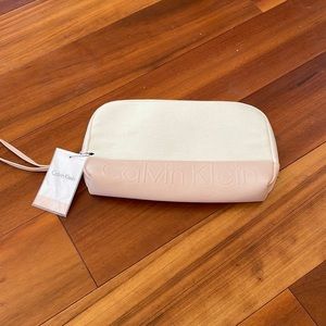 CALVIN KLEIN COSMETIC BAG NWT